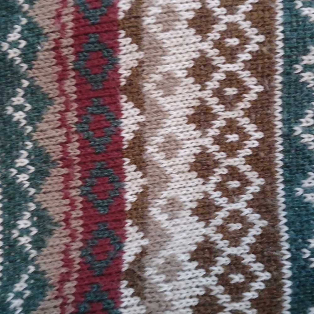 Patterned Knit Button-Up Vest - Picture 4 of 4